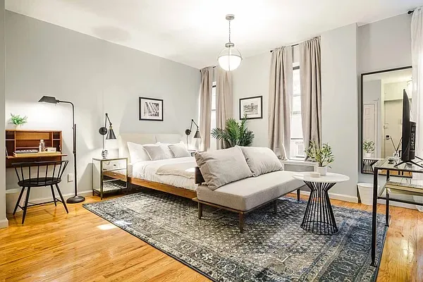 $2,700 | 305 East 95th Street, Unit 3C | Upper East Side