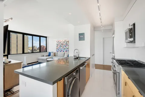 $1,400,000 | 455 East 86th Street, Unit 22C | Upper East Side