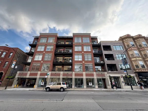 $3,800 | 3260 North Clark Street, Unit Undisclosed, Chicago, IL 60657