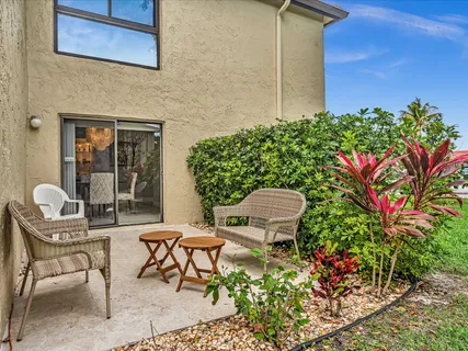 $315,000 | 8410 Casa Del Lago, Unit 20A, Boca Raton, FL 33433