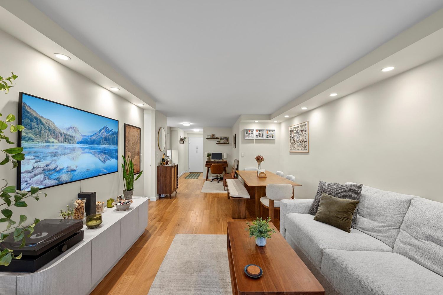 142 East 16th Street, Unit 3H Manhattan, NY 10003 - Photo 2 of 7