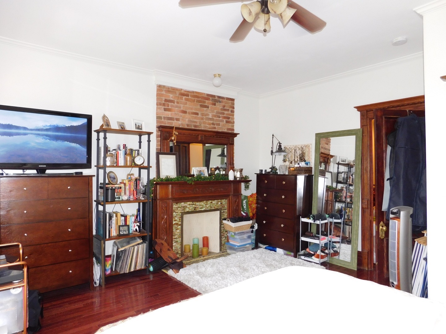 132 Underhill Avenue, Unit 2 Brooklyn, NY 11238 - Photo 4 of 9 a view of a workspace with furniture