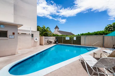 $500,000 | 75-5766 Kuakini Highway, Unit 406, Kailua-Kona, HI 96740