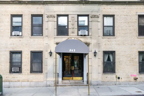 $4,200 | 243 West 70th Street, Unit 3B | Upper West Side