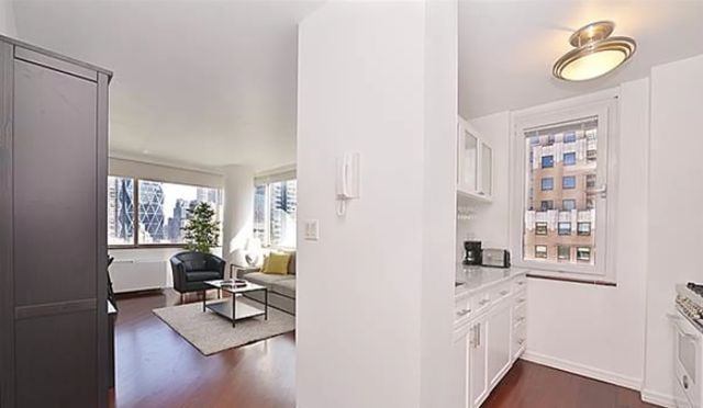 $790,000 | 350 West 50th Street, Unit 19I | Hell's Kitchen