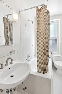 $1,050,000 | 200 West 108th Street, Unit 2A | Upper West Side