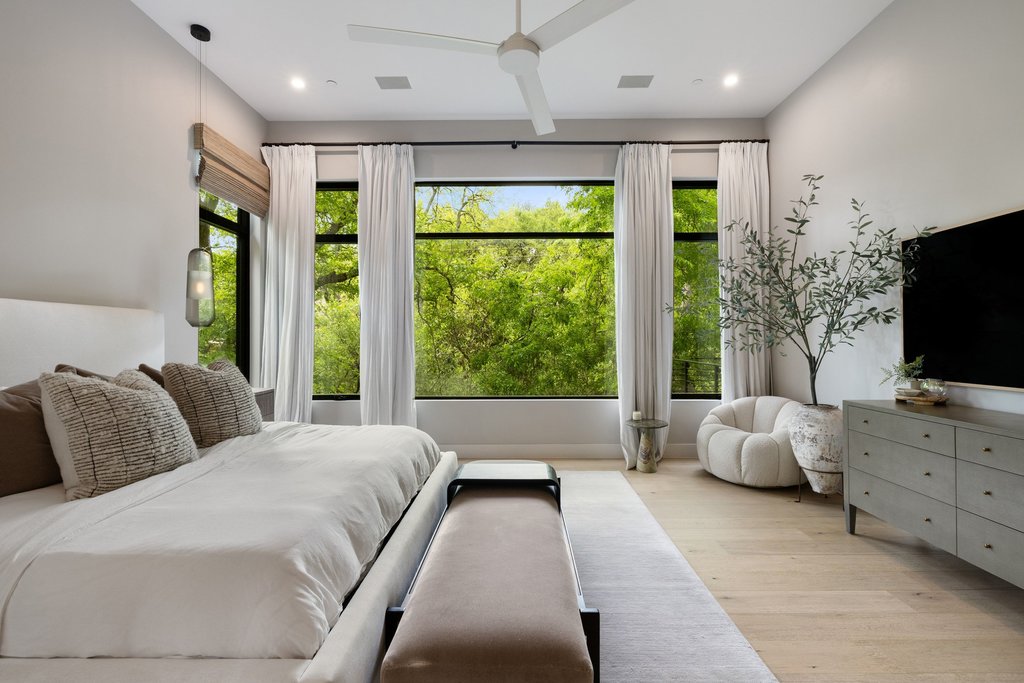 401 Honeycomb Ridge Austin, TX 78746 - Photo 16 of 34