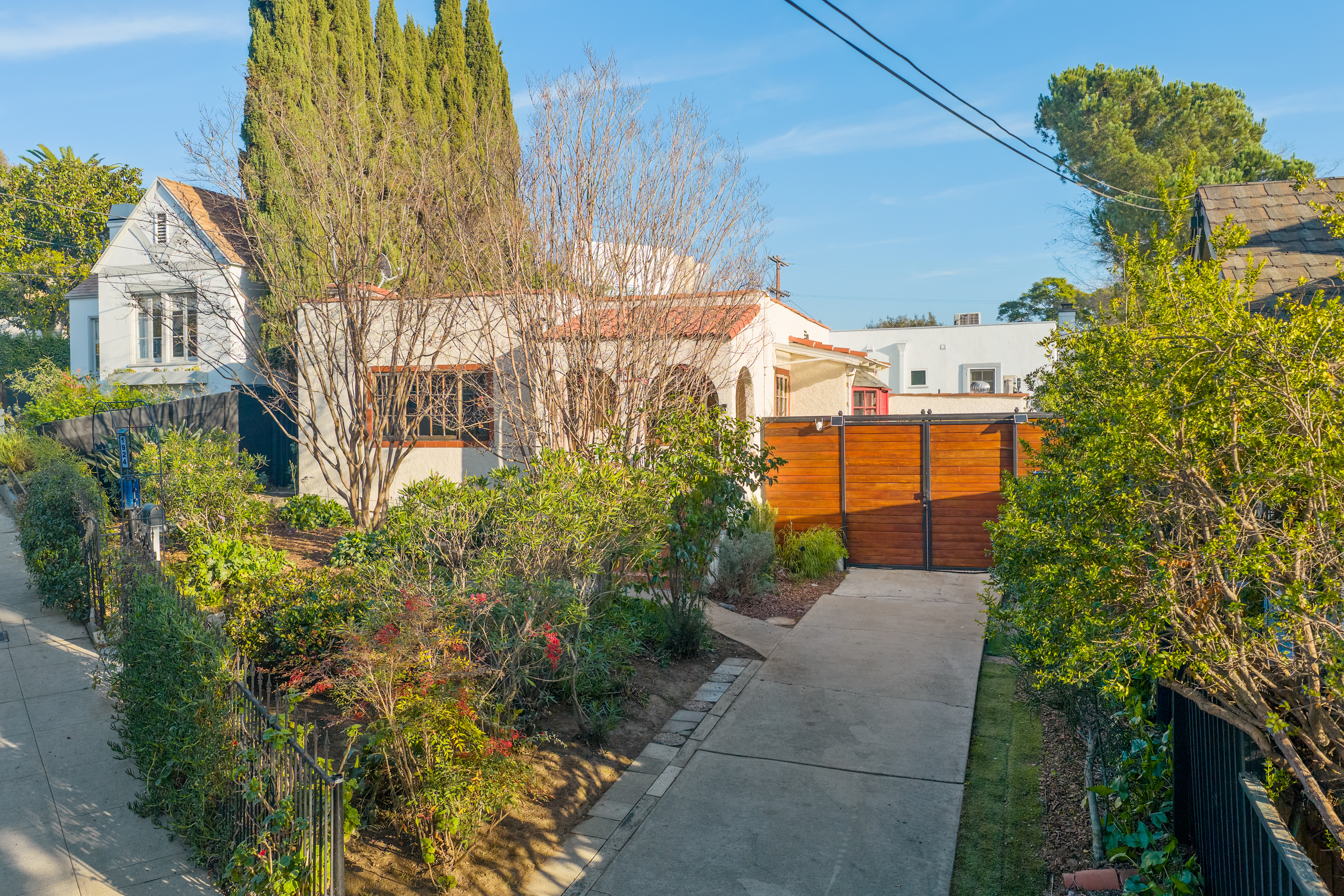 1924 Cerro Gordo Street Los Angeles, CA 90026 - Photo 3 of 52