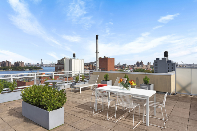 206 Front Street, Unit 1B Brooklyn, NY 11201 - Photo 10 of 13 a view of a terrace with furniture and a terrace