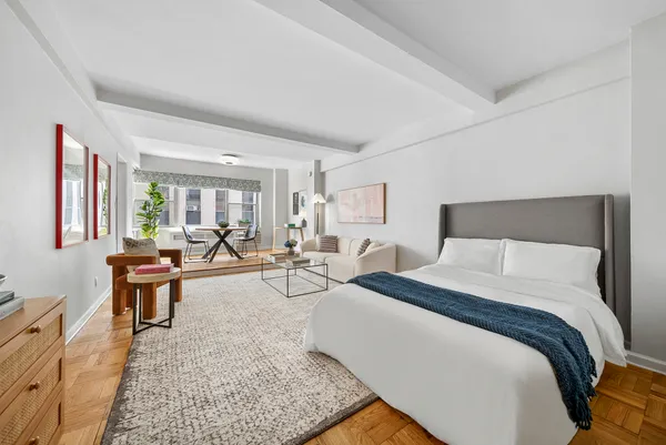 $792,000 | 7 Lexington Avenue, Unit 12F | Gramercy