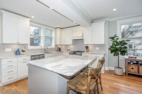 $1,300,000 | 935 15th Street Southeast, Washington, DC 20003