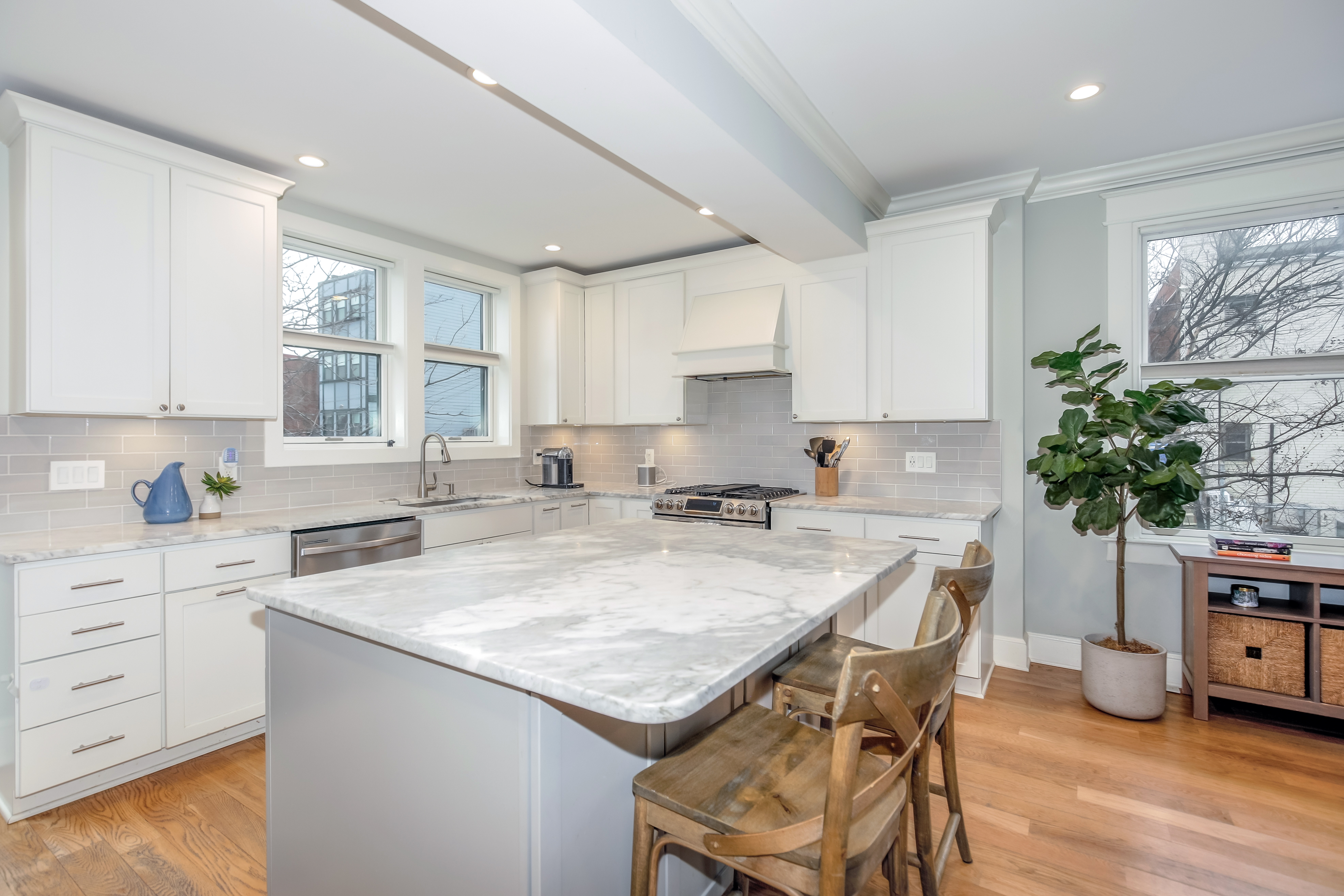 935 15th Street Southeast Washington, DC 20003 - Photo 11 of 45