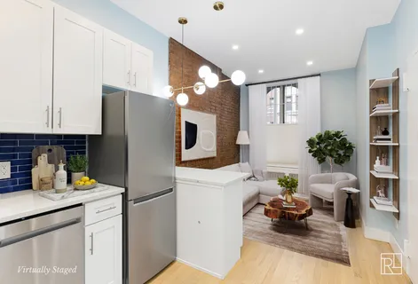 $455,000 | 152 East 83rd Street, Unit 1D | Upper East Side