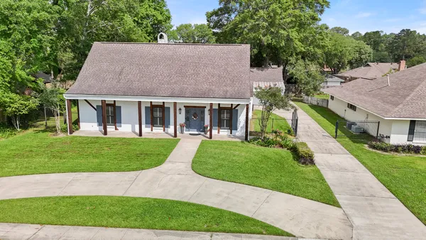 $517,500 | 745 Kenilworth Parkway, Baton Rouge, LA 70808