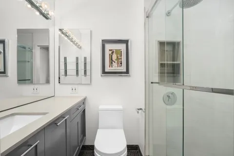 $1,299,000 | 330 East 38th Street, Unit 19K | Murray Hill