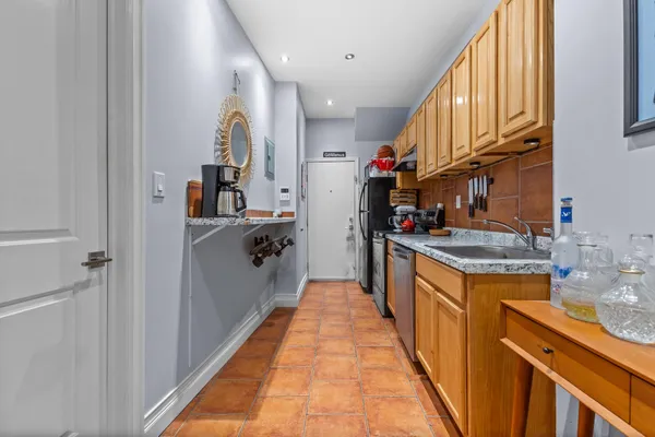 $4,000 | 488 Carroll Street, Unit 1 | Gowanus