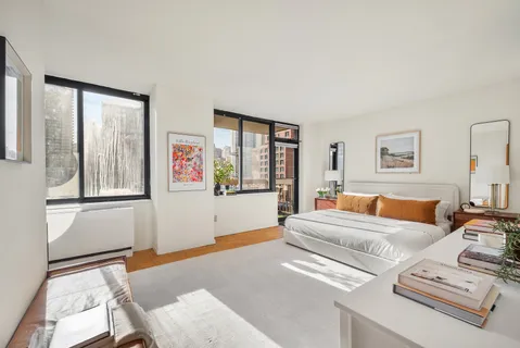 $849,000 | 403 East 62nd Street, Unit 9D | Lenox Hill