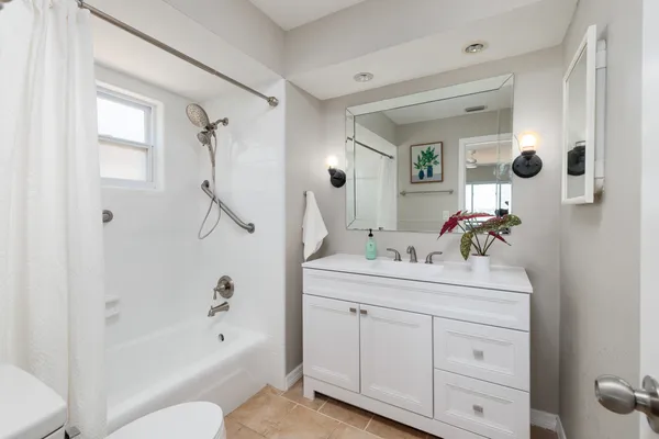 $995,000 | 11055 4th Street East, Treasure Island, FL 33706