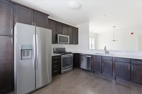 $525,000 | 20650 Hope Spring Terrace, Unit 301, Ashburn, VA 20147