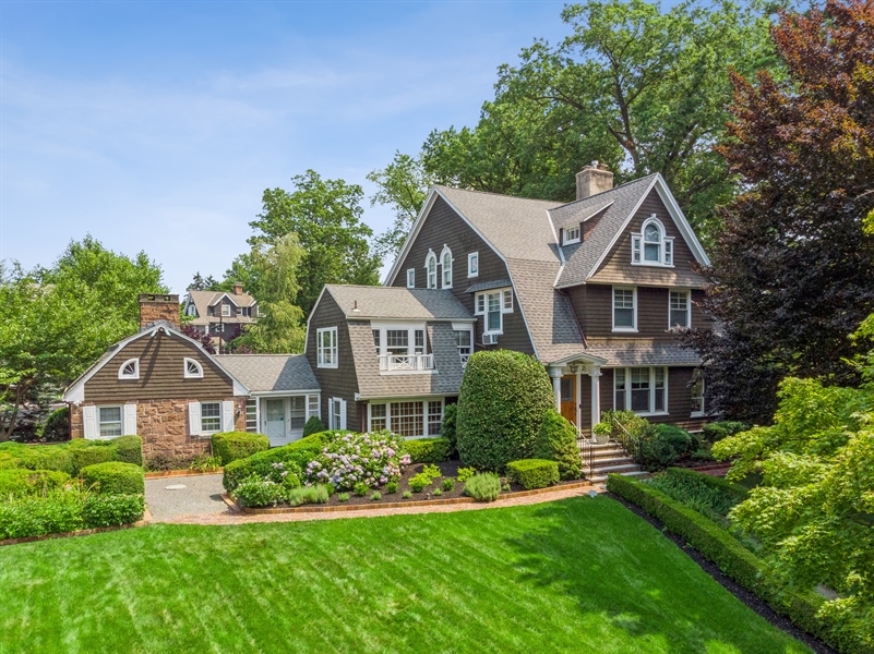 79 Hawthorne Place Montclair, NJ 07042 - Photo 1 of 3