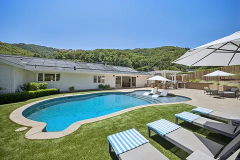 $2,875,000 | 598 Fairway Drive, Novato, CA 94949