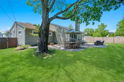 $1,098,000 | 8 Melony Avenue, Plainview, NY 11803