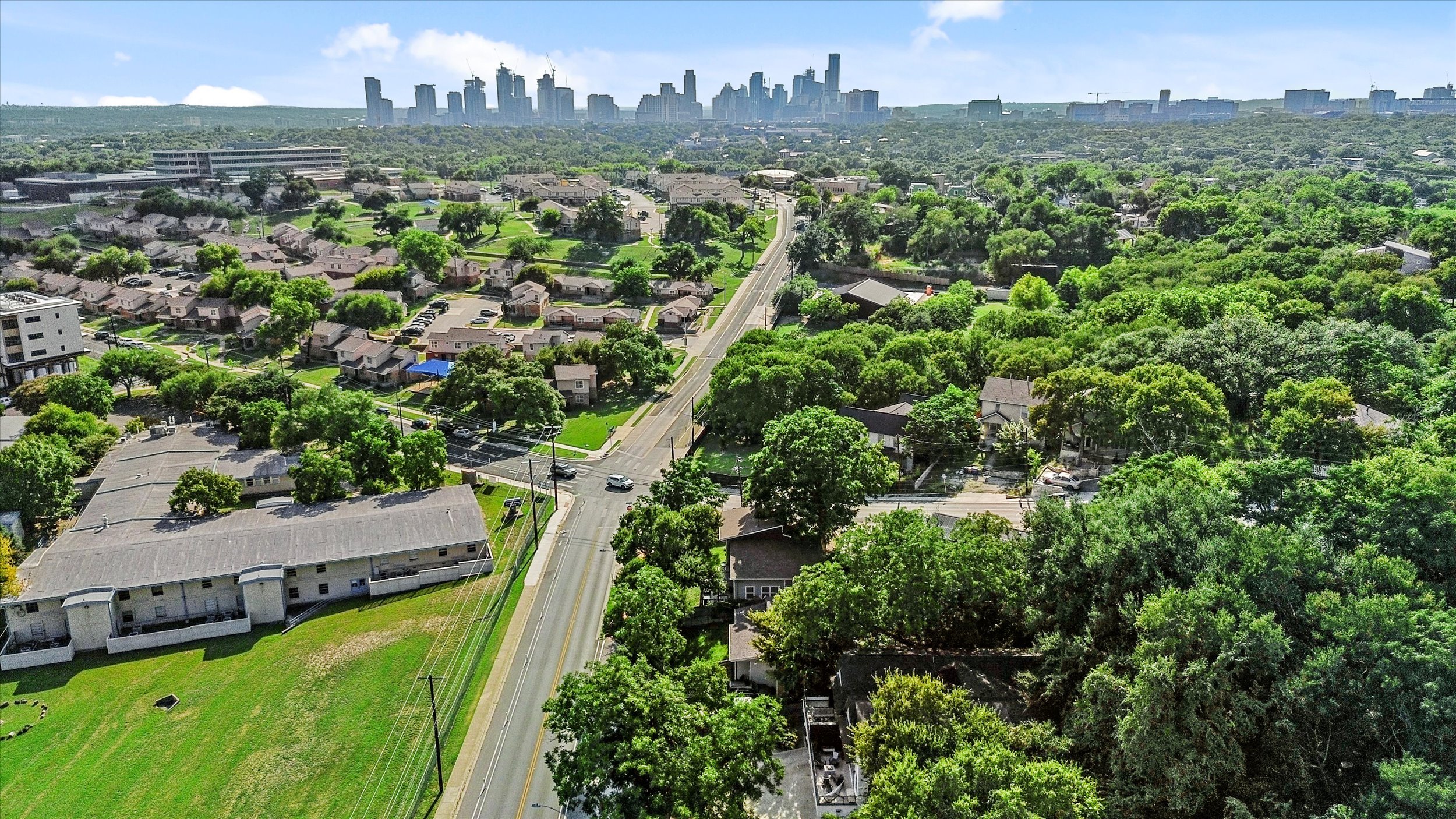 2712 Oak Springs Drive, Unit A Austin, TX 78702 - Photo 35 of 38 an aerial view of multiple house
