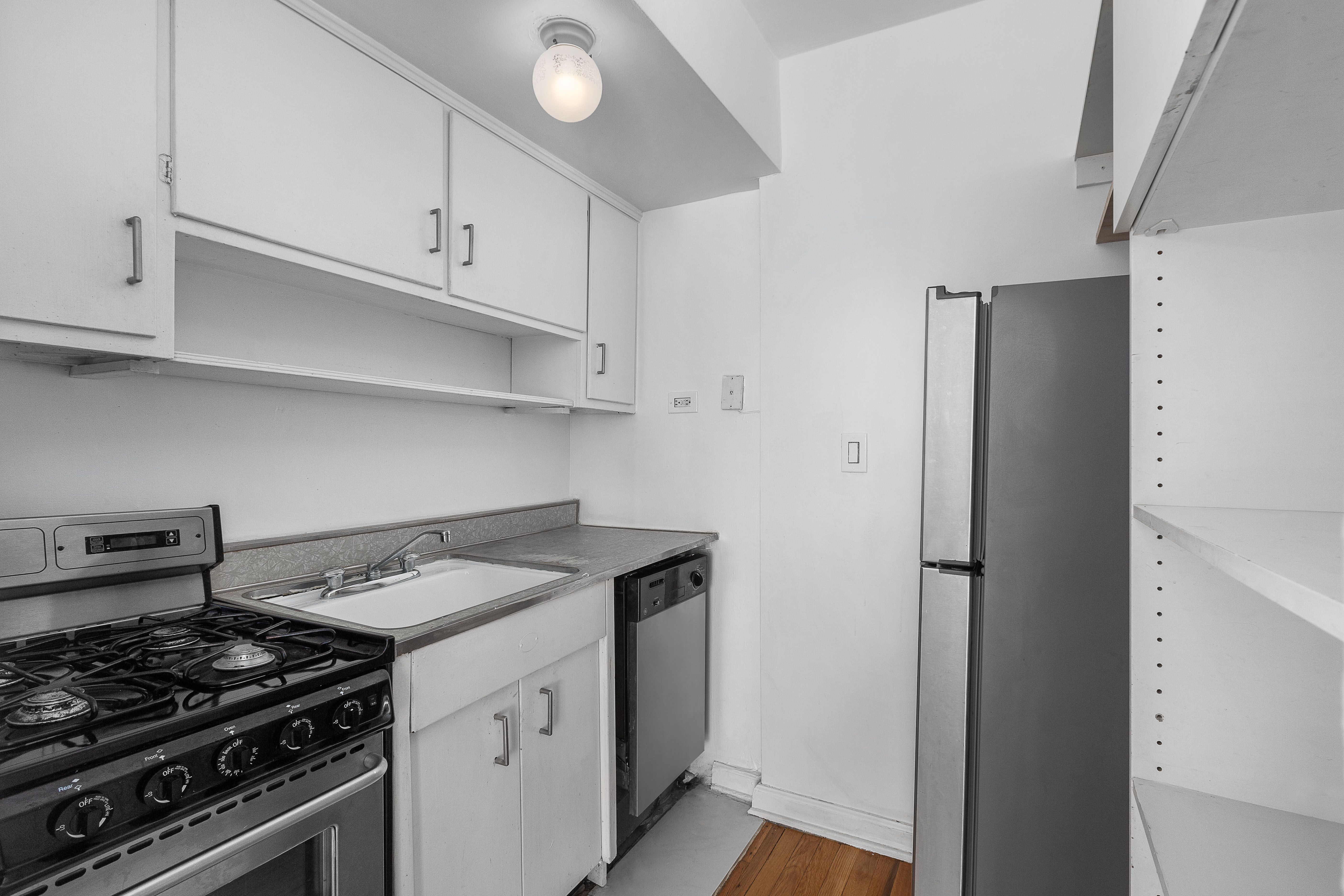 50-54 East 8th Street, Unit 4I Manhattan, NY 10003 - Photo 4 of 6