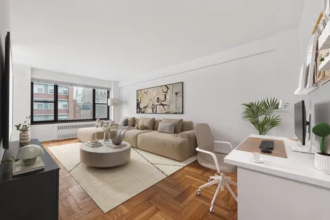 $675,000 | 55 East End Avenue, Unit 12G | Upper East Side