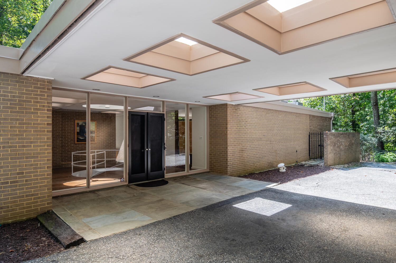7101 Crail Drive Bethesda, MD 20817 - Photo 2 of 15 a view of a garage