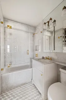 $2,100,000 | 420 East 72nd Street, Unit 12J | Lenox Hill