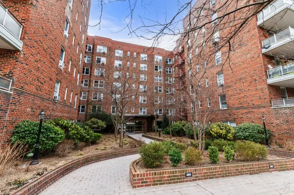 $499,000 | 79-10 34th Avenue, Unit 4U | Jackson Heights