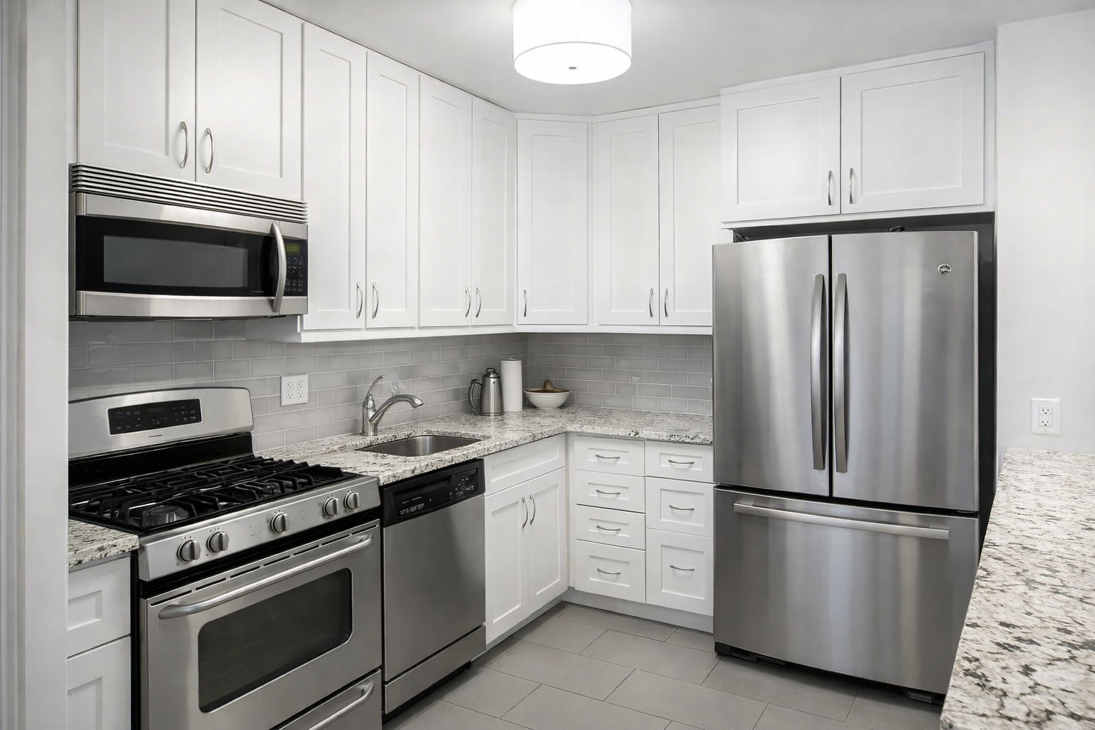 330 East 75th Street, Unit 5E Manhattan, NY 10021 - Photo 2 of 9