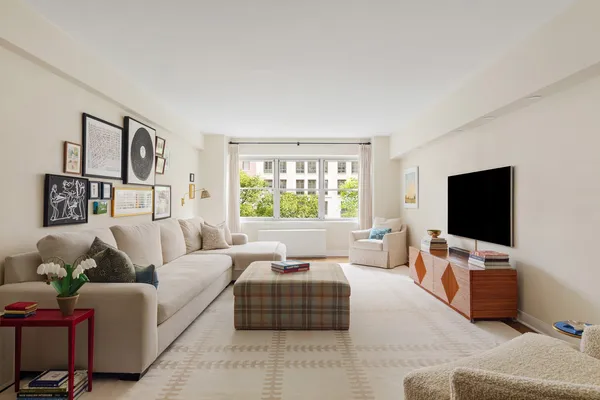 $2,495,000 | 11 5th Avenue, Unit 4K | Greenwich Village