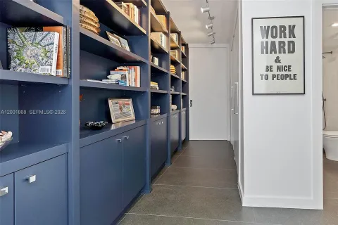 $2,100,000 | 9 Island Avenue, Unit 407, Miami Beach, FL 33139