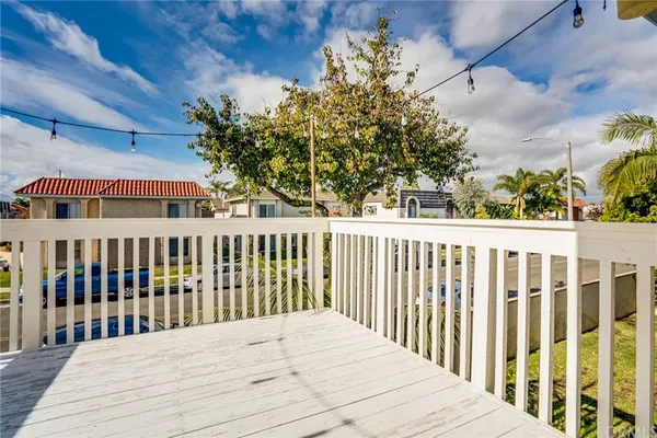 $3,195 | 301 Oswego Avenue, Huntington Beach, CA 92648