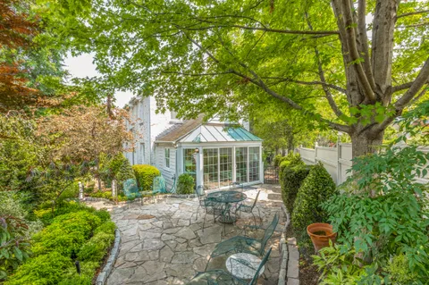 $1,799,999 | 3130 19th Street North, Arlington, VA 22201