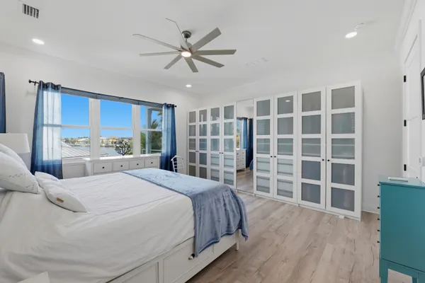 $2,350,000 | 2813 Kipps Colony Drive South, Gulfport, FL 33707