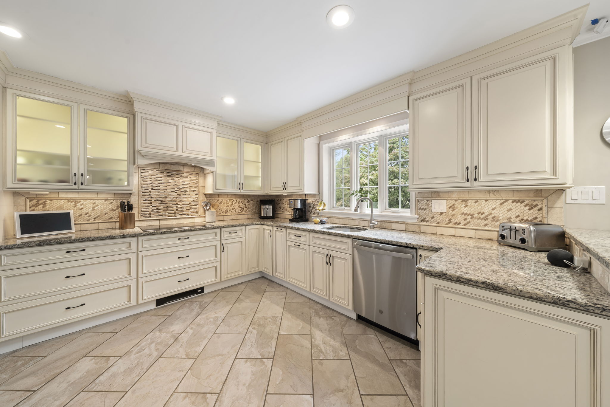 1154 Old Lancaster Road Berwyn, PA 19312 - Photo 14 of 55