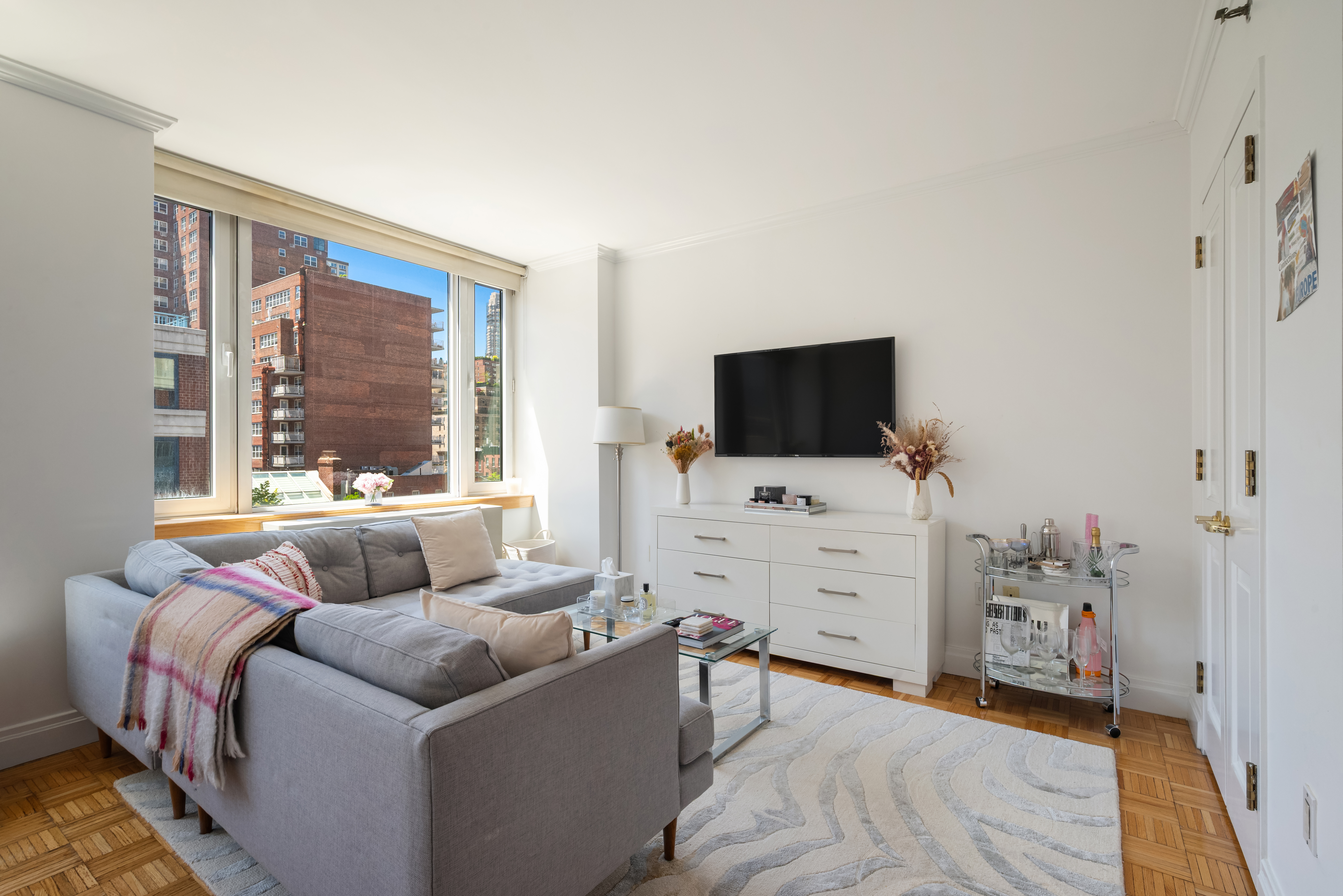 404 East 76th Street, Unit 6M Manhattan, NY 10021 - Photo 2 of 12