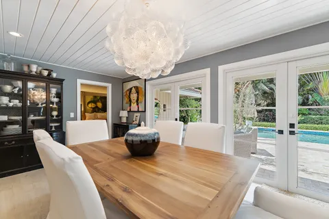 $1,200,000 | 10 Bentwood Road, Palm Beach Gardens, FL 33418