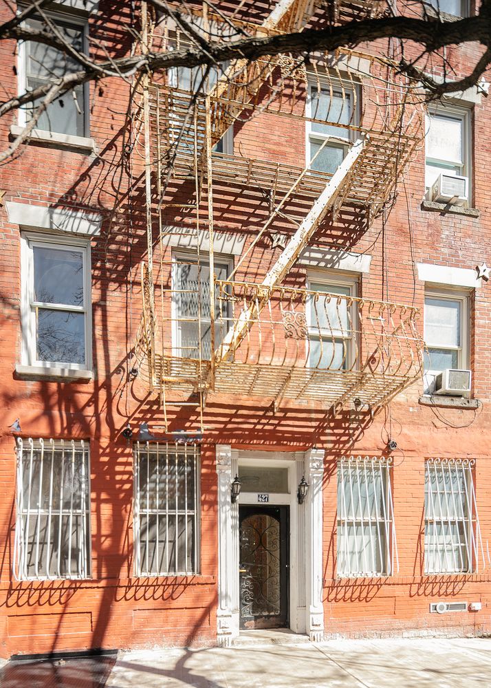 427 East 6th Street, Unit 1R Manhattan, NY 10009 - Photo 6 of 8 front view of a building
