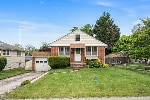 $340,000 | 2633 Avondale Avenue, Roslyn, PA 19001