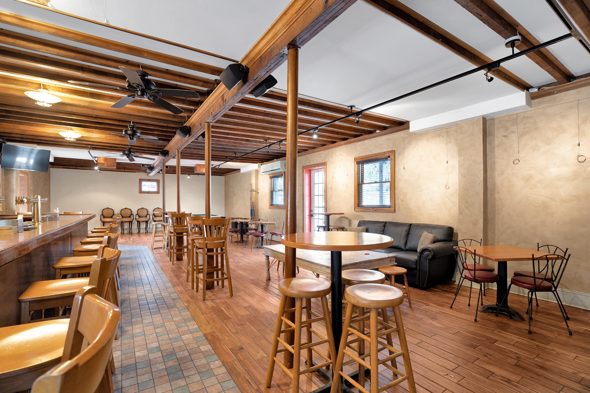 87 North Road Hampton Bays, NY 11946 - Photo 6 of 18