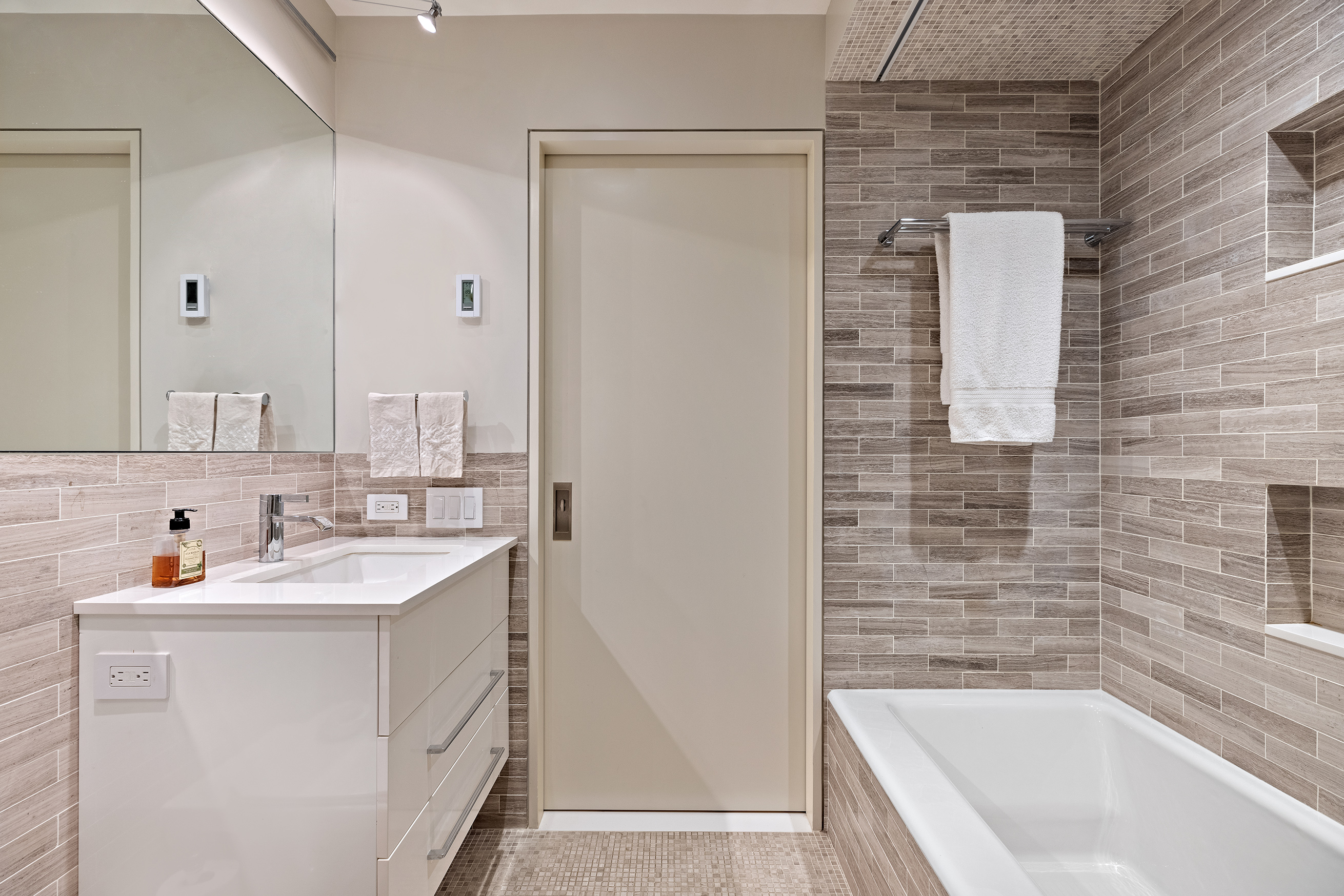 515 East 89th Street, Unit 6A Manhattan, NY 10128 - Photo 13 of 22