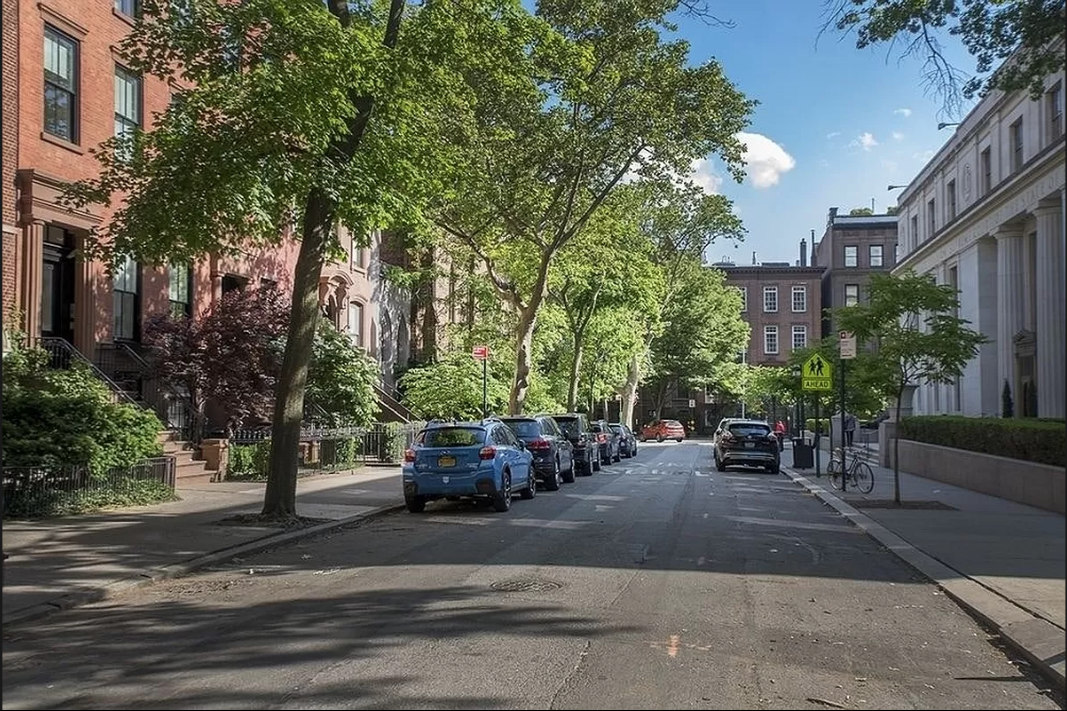 25 Monroe Place, Unit 4D Brooklyn, NY 11201 - Photo 9 of 10