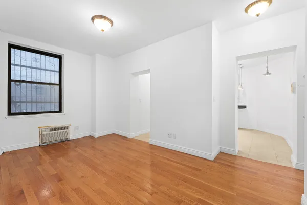 $5,200 | 1716 2nd Avenue, Unit 2D | Upper East Side