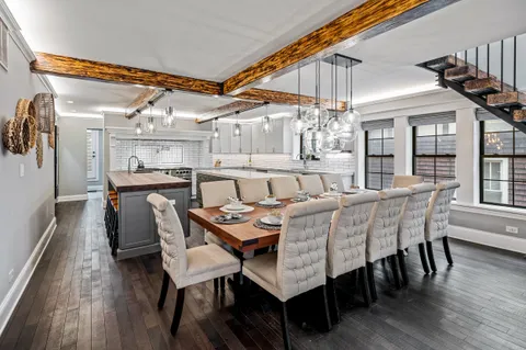 $1,565,000 | 2712 West Sunnyside Avenue, Chicago, IL 60618