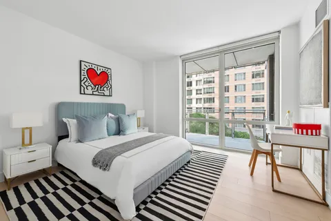 $1,850,000 | 225 East 34th Street, Unit 5E | Murray Hill