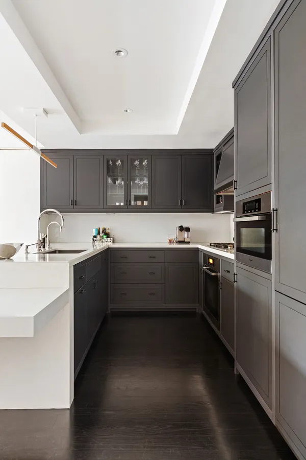$4,750,000 | 21 East 61st Street, Unit 8C | Lenox Hill